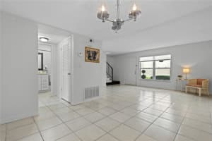 876 TOWN CIRCLE, MAITLAND, FL 32751 Sold 07/31/24