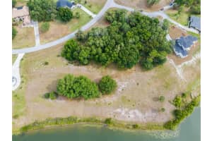 36701 Barrington Dr, EUSTIS