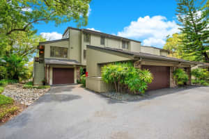 576 OSCEOLA AVENUE, ORLANDO, FL 32801 Sold 04/09/25
