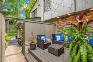 576 OSCEOLA AVENUE, ORLANDO, FL 32801 Sold 04/09/25