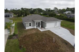 70 PAR VIEW ROAD, ROTONDA WEST, FL 33947 Sold 03/24/25