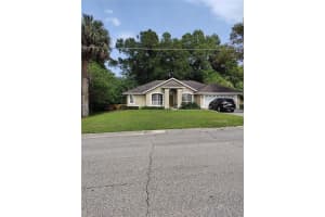 439 DELAWARE AVENUE, DELAND, FL 32720 Sold 02/03/25