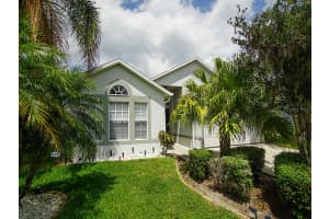2613 EAGLE BAY BOULEVARD, KISSIMMEE, FL 34743 Sold 07/08/24