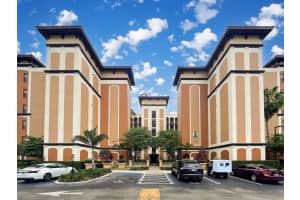 12544 FLORIDAYS RESORT DRIVE, ORLANDO, FL 32821 Sold 07/19/24