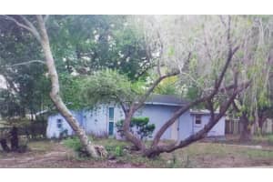 2571 CRESCENT DRIVE, MOUNT DORA, FL 32757 Sold 12/20/24