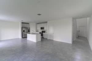 328 HEROIC ROAD, DAVENPORT, FL 33837 Sold 09/16/24