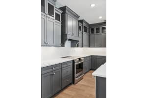 2164 FOREST CIRCLE, ORLANDO, FL 32803 Sold 05/02/25