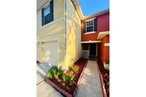 284 WINDING VINE LANE, ORLANDO, FL 32824 Sold 07/01/24