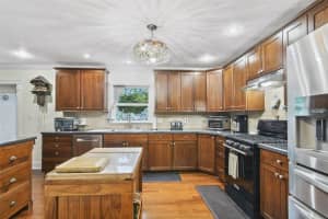 601 GIBSON STREET, LEESBURG, FL 34748 Sold 12/11/24