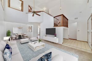 423 RED COAT LANE, ORLANDO, FL 32825 Sold 09/13/24