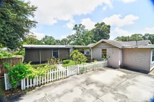 325 PINE HILLS ROAD, ORLANDO, FL 32811 Sold 12/06/24