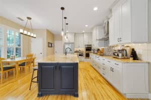 9914 LOBLOLLY PINE CIRCLE, ORLANDO, FL 32827 Sold 09/11/24