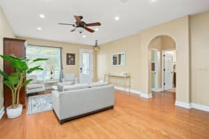 1060 VINSETTA CIRCLE, WINTER GARDEN, FL 34787 Sold 11/27/24