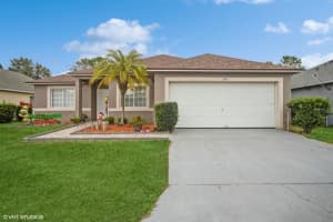 218 Hillcrest Dr, DAVENPORT