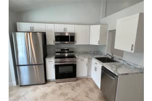 204 KELLY CIRCLE, SANFORD, FL 32773 Sold 09/18/24