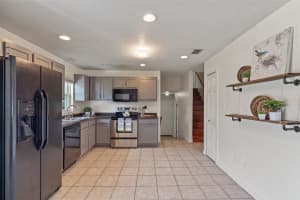 8827 MESCALERO ST, ORLANDO, FL 32829 Sold 08/09/24