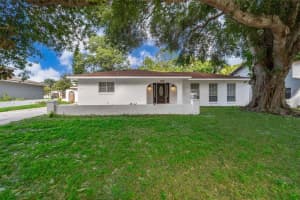 812 LAKE ELBERT COURT, WINTER HAVEN, FL 33881 Sold 09/30/24