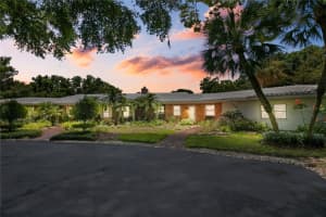 1750 COUNTRY CLUB ROAD, EUSTIS, FL 32726 Sold 01/16/25