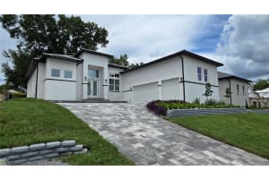 555 SANCTUARY GOLF PLACE, APOPKA, FL 32712 Sold 12/09/25