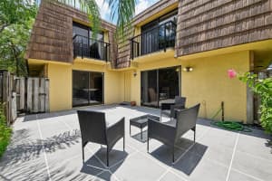 5262 WILLOW COURT, ORLANDO, FL 32811 Sold 10/29/24