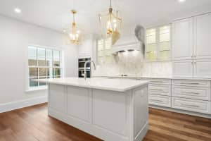 1061 EDGEWATER DRIVE, ORLANDO, FL 32804 Sold 10/21/24