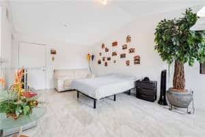 10560 156TH PLACE, MIAMI, FL 33196 Sold 09/25/24