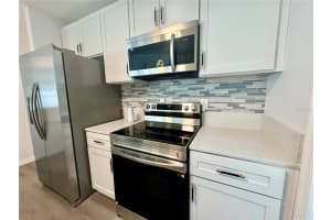 5446 CEDAR LANE, ORLANDO, FL 32811 Sold 09/09/24
