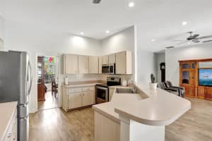 8154 SAINT ALBANS DRIVE, ORLANDO, FL 32835 Sold 09/06/24