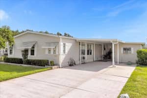 2706 LAKE GRASSMERE CIRCLE, ZELLWOOD, FL 32798 Sold 03/04/25