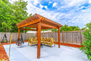 2672 TUSCARORA TRAIL, MAITLAND, FL 32751 Sold 04/08/25