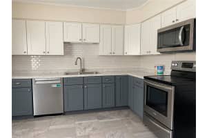 8 COLUMBINE TRAIL, DEBARY, FL 32713 Sold 12/21/24
