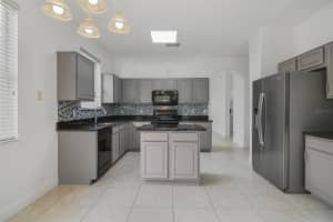 4021 SHAWN CIRCLE, ORLANDO, FL 32826 Sold 09/10/24