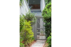 305 FOX SQUIRREL LANE, LONGWOOD, FL 32779 Sold 09/05/24