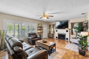 17 CATALINA DRIVE, DEBARY, FL 32713 Sold 01/23/25