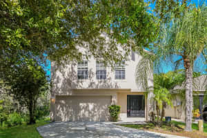 2336 WHISPERING TRAILS PLACE, WINTER HAVEN, FL 33884 Sold 01/22/25