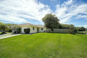 581 BABLONICA DRIVE, ORLANDO, FL 32807 Sold 09/27/24