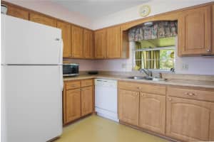 180 DARTMOUTH STREET, DELTONA, FL 32725 Sold 11/18/24