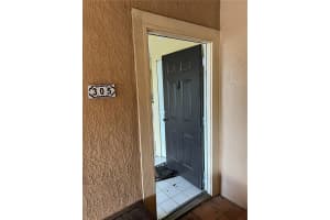5572 METROWEST BOULEVARD, ORLANDO, FL 32811 Sold 02/21/25