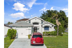 220 CORALWOOD COURT, KISSIMMEE, FL 34743 Sold 10/04/24