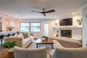 2905 LAKE ARNOLD PLACE, ORLANDO, FL 32806 Sold 10/09/24