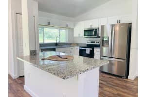 2335 CENTRAL PARKWAY, DELAND, FL 32724 Sold 09/19/24