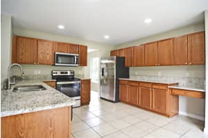 2624 BULLION LOOP, SANFORD, FL 32771 Sold 11/22/24