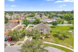 2573 HUNLEY LOOP, KISSIMMEE, FL 34743 Sold 12/27/24