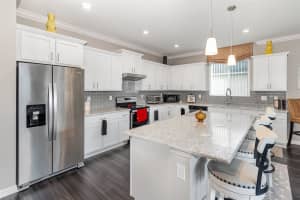 2279 CARRIAGE POINTE LOOP, APOPKA, FL 32712 Sold 09/11/24