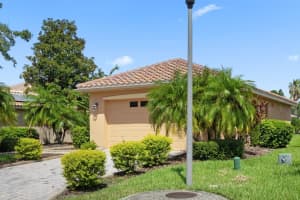 343 INDIAN WELLS AVENUE, KISSIMMEE, FL 34759 Sold 04/11/25