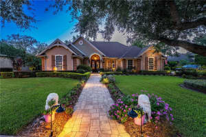2884 OLD CASTLE DRIVE, WINTER PARK, FL 32792 Sold 10/17/24