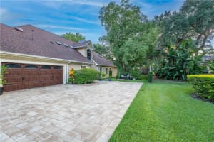 2884 OLD CASTLE DRIVE, WINTER PARK, FL 32792 Sold 10/17/24