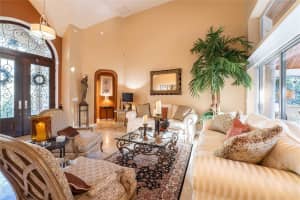 2884 OLD CASTLE DRIVE, WINTER PARK, FL 32792 Sold 10/17/24