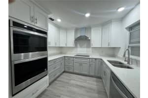 4001 PELICAN LANE, ORLANDO, FL 32803 Sold 03/27/25