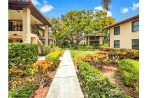 1003 HAMMOCK PINE BOULEVARD, CLEARWATER, FL 33761 Sold 12/13/24